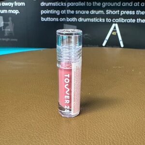 Tower 28 Lip Gloss in pistachio